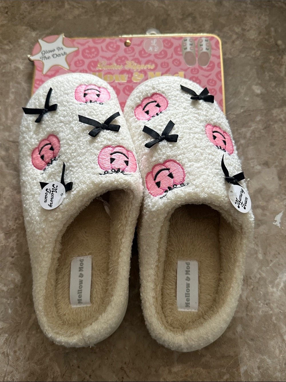 Pumpkin glow-in-the-dark slippers
